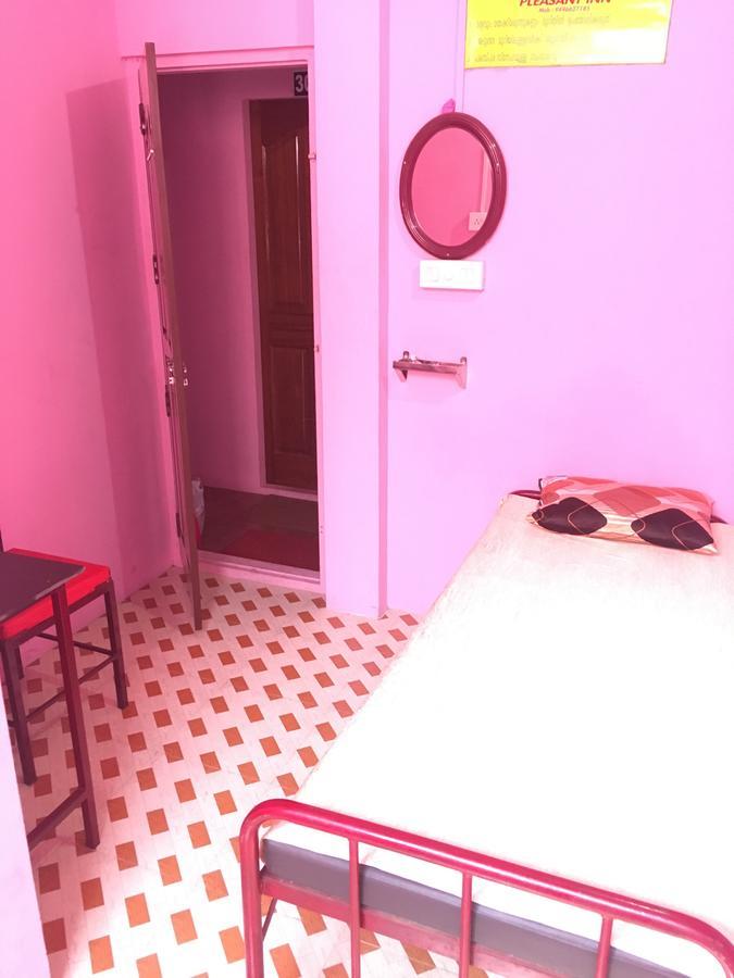 Kochi Pleasant Inn מראה חיצוני תמונה