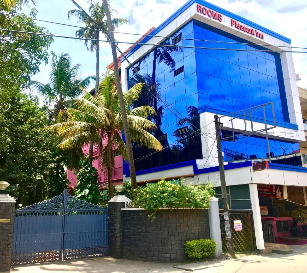 Kochi Pleasant Inn מראה חיצוני תמונה