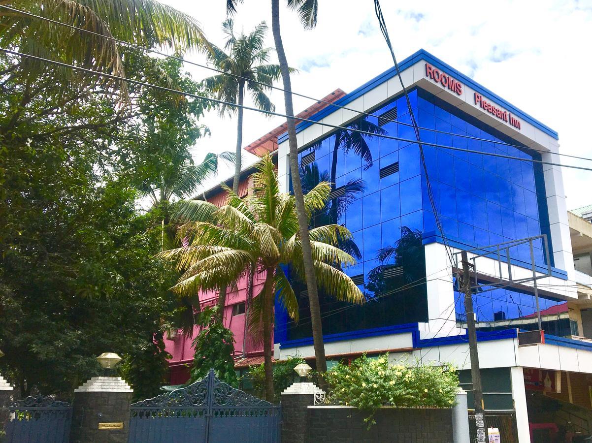 Kochi Pleasant Inn מראה חיצוני תמונה
